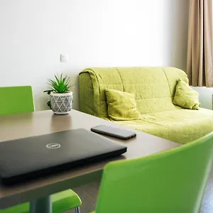 Twenty Business Flats Timone Hotel apartamentowy